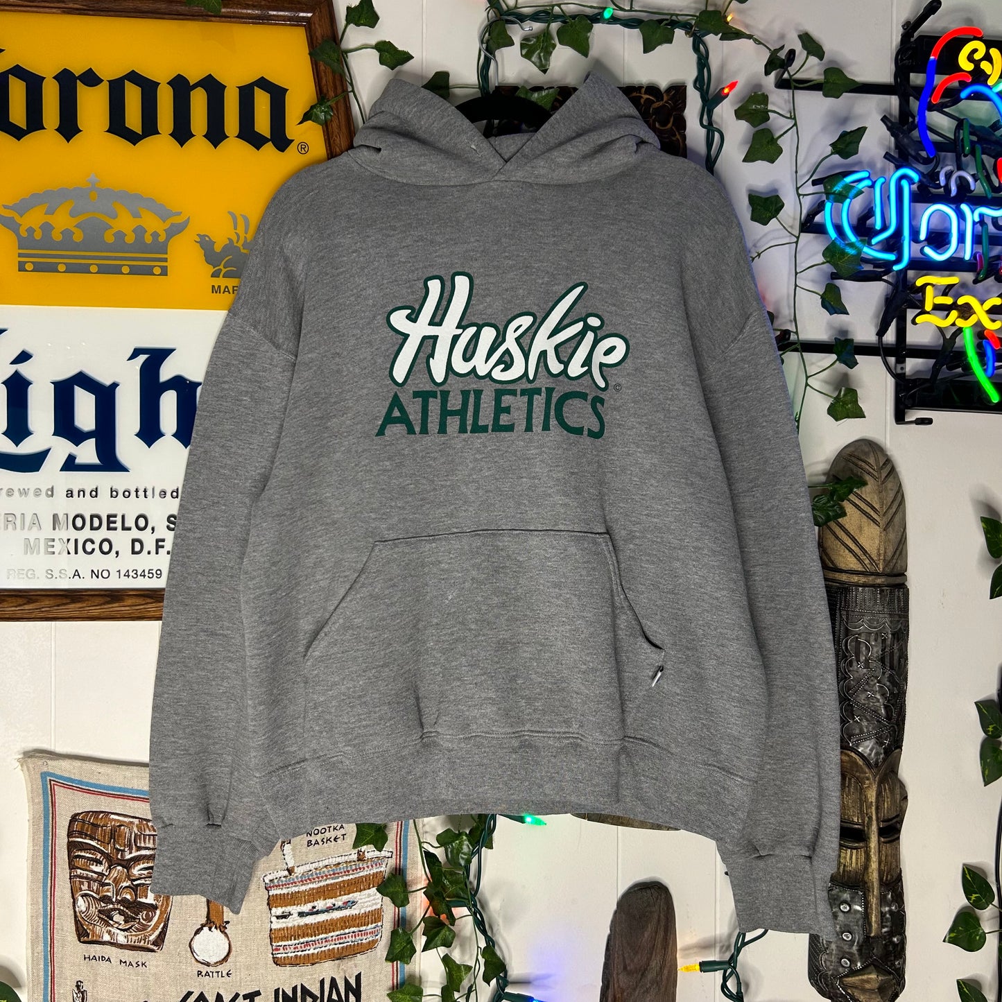 M Vintage Russel Huskies Athletics Hoodie